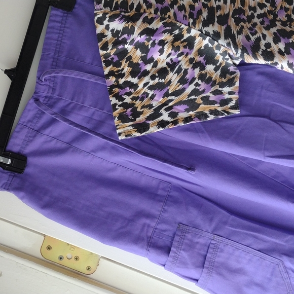 Scrub Set - Picture 2 of 3